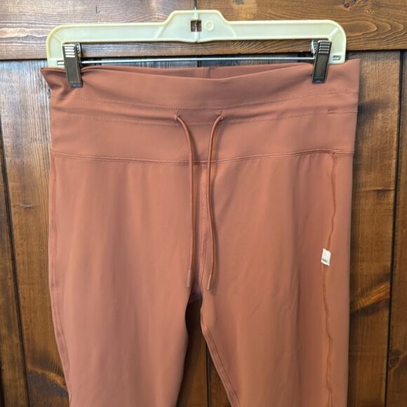 NWOT Vuori 7/8ths Daily Legging, Size XL, Light Penny - Picture 4 of 11
